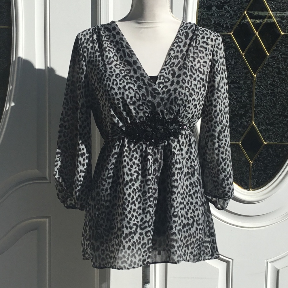 Tape measure top w/cheetah print top